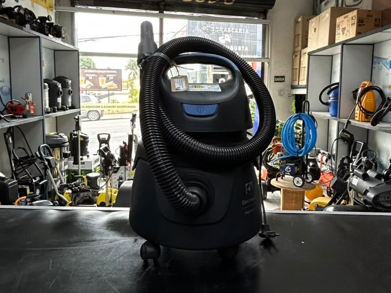 ASPIRADOR ELECTROLUX HIDROLUX 110V (SEMINOVO)